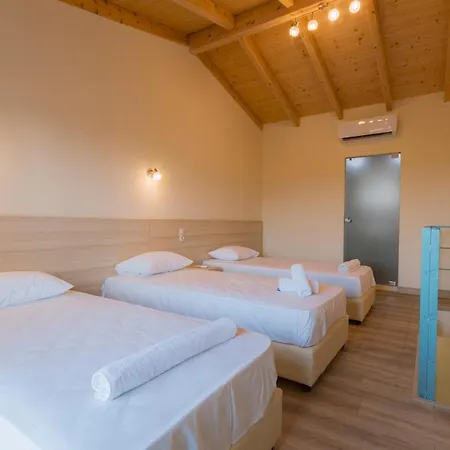 Luca Mare Bed & Breakfast Gouvia