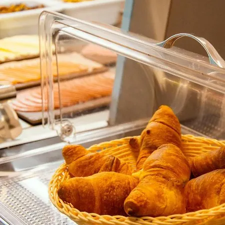Luca Mare Bed & Breakfast 2*