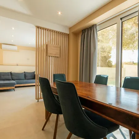 Luca Mare Bed & Breakfast Gouvia